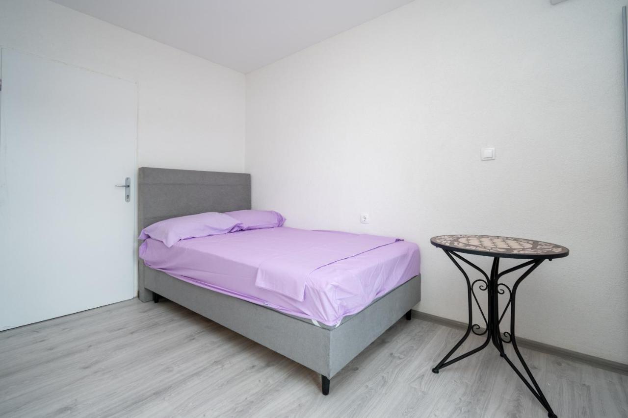 Apartments And Rooms By The Sea Posedarje, Novigrad - 21123 Luaran gambar